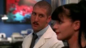 NCIS 3. sezon 6. bölüm