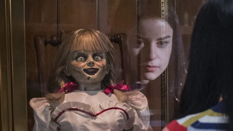 Annabelle Comes Home sahne 4