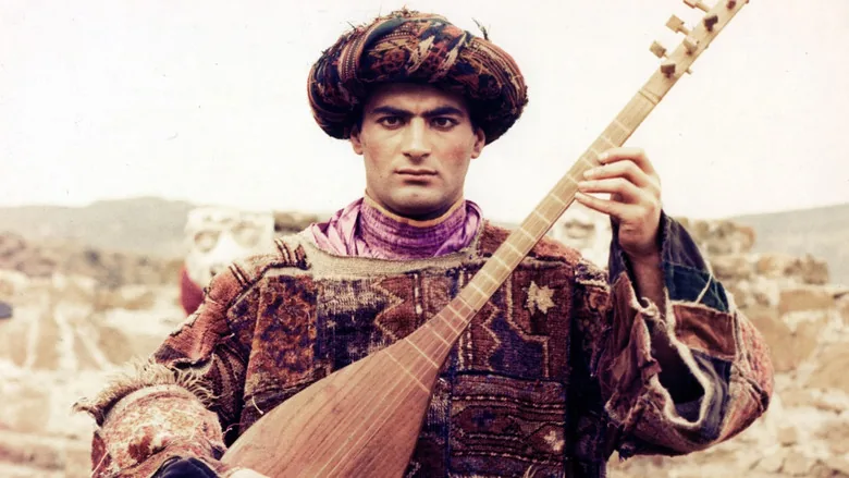 Aşık Garip sahne 1