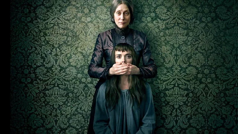 Escaping the Madhouse: The Nellie Bly Story sahne 6