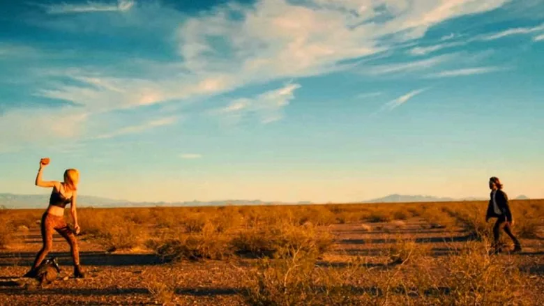 It Stains the Sands Red sahne 1