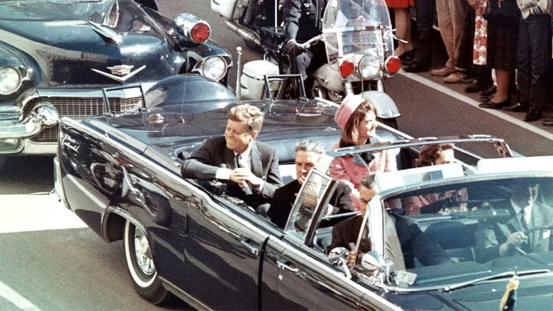 JFK Revisited: Through the Looking Glass sahne 1