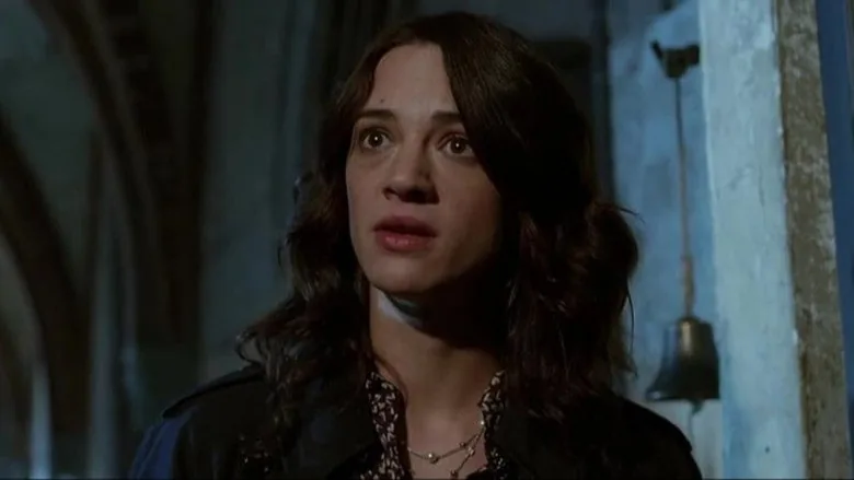 Üçüncü Anne sahne 6