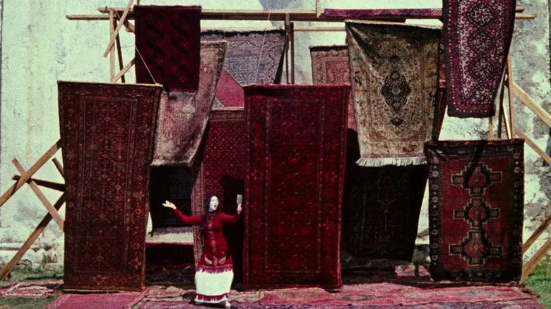 The Color of Pomegranates sahne 1
