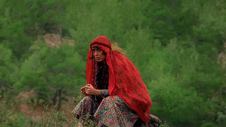 Selvi Boylum Al Yazmalım sahne 3