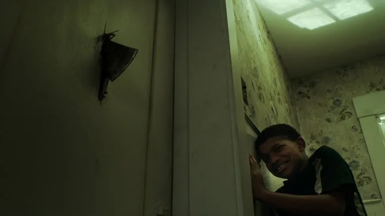 The Boy Behind the Door sahne 1